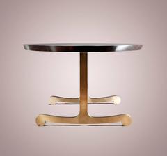 Mesa de comedor ovalada "Vienna" de nogal ahumado y bronce fundido por Studio Roeper