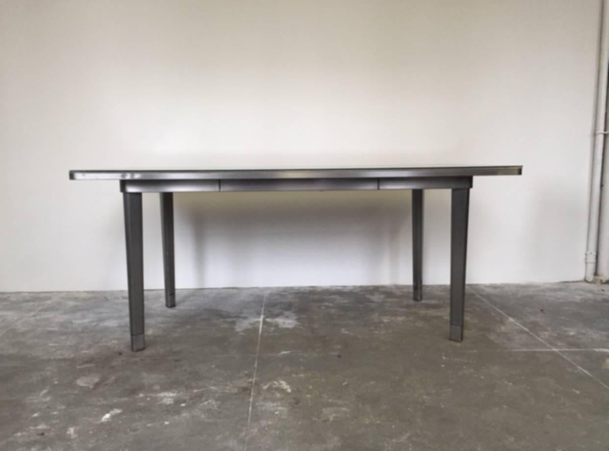 Exceptional Lot of 11 Generalaire Industrial Steel Office Desks In Excellent Condition In New York, NY