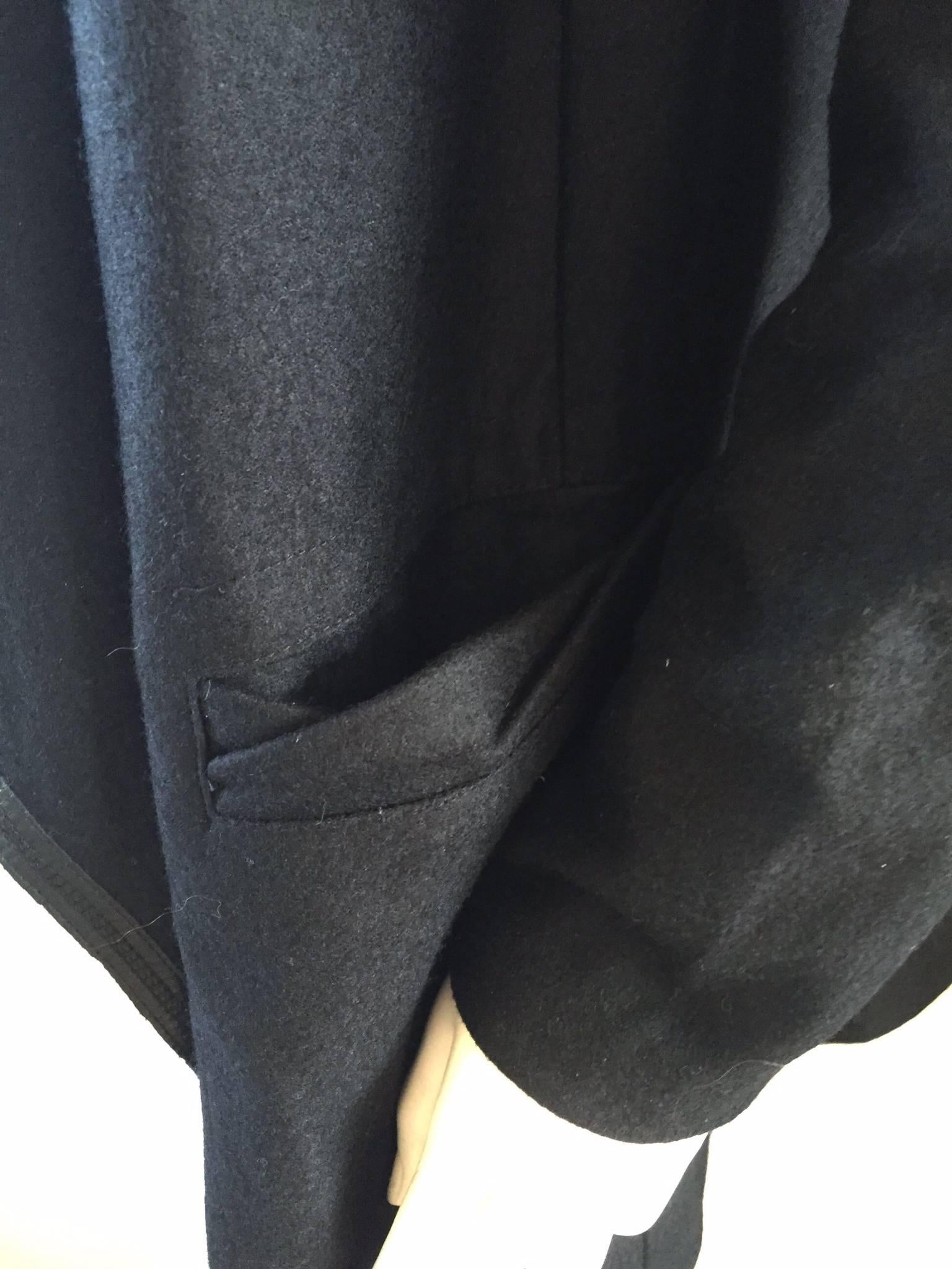 Givenchy by Ricardo Tisci - Pull cardigan noir de défilé avec épaule ornée de bijoux en vente 2