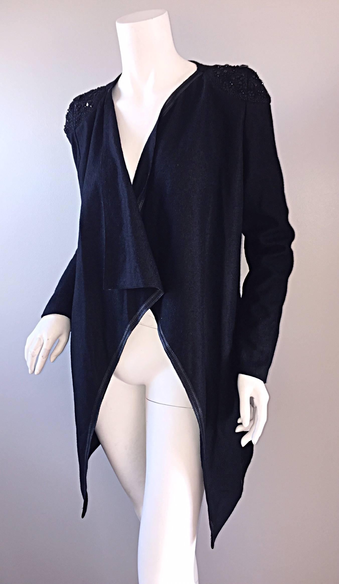 Givenchy by Ricardo Tisci - Pull cardigan noir de défilé avec épaule ornée de bijoux Excellent état - En vente à San Diego, CA