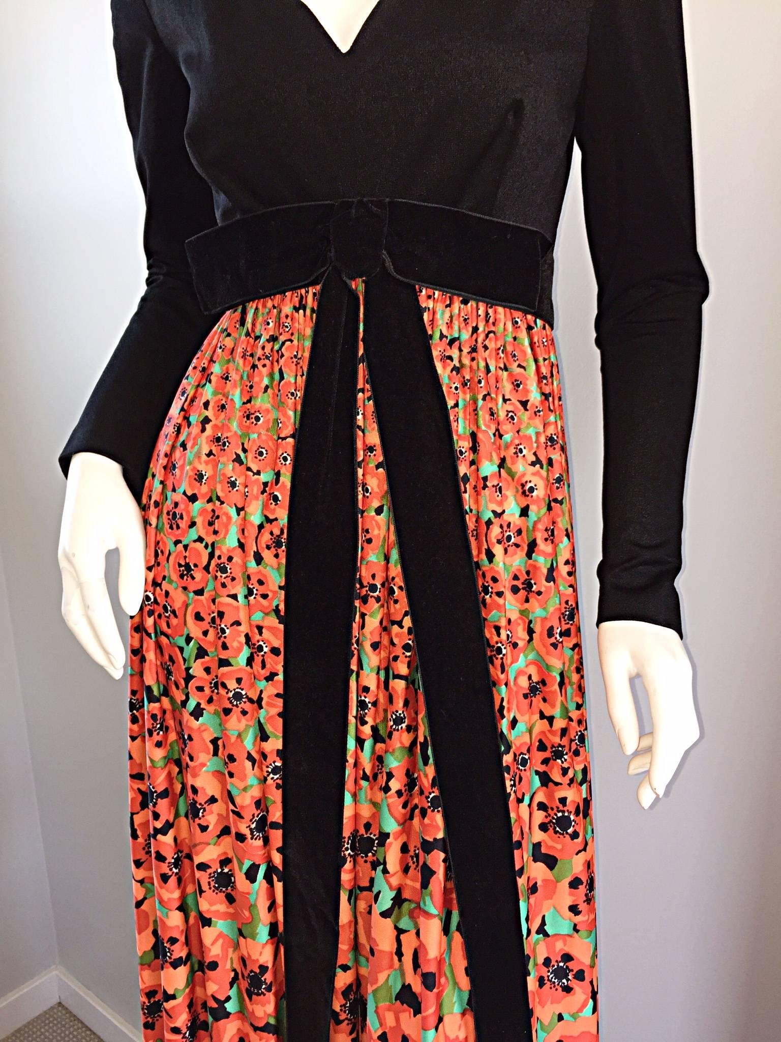 Vintage Joseph Magnin 1970s ' Hibiscus ' Print 70s Boho Maxi Dress w/ Bow In Excellent Condition In San Diego, CA
