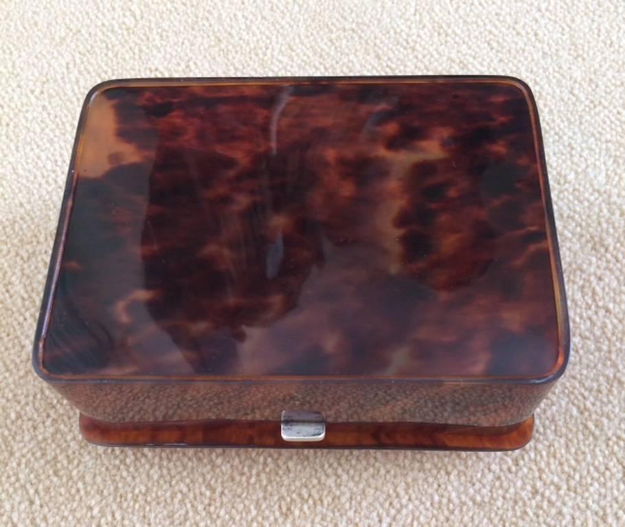 English Tortoiseshell Box with Silver Mounts Dated London, 1905 For Sale