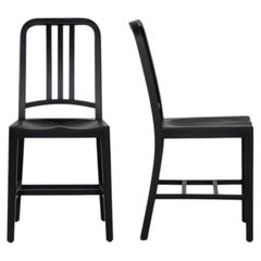 2025 Emeco 1006 Azul marino, madera teñida de color oscuro, roble negro. 7 unidades disponibles