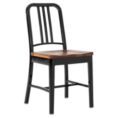Silla auxiliar Emeco Navy 1104 de 2025 con asiento de nogal
