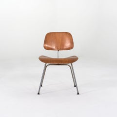 1954 Ray and Charles Eames for Herman Miller DCM Dining Chair in Walnut (Chaise de salle à manger en noyer)