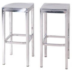 Lot de deux tabourets de bar STOL 30 signés Philippe Starck pour Emeco, en aluminium poli, années 2020