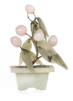 Snuff bottle bonsai and female figure; in jade - 19th century