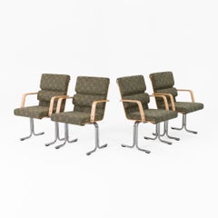 Conjunto de cuatro sillas de comedor con reposabrazos «Plaano», diseñadas por Yrjo Kukkapuro para Avarte, de los años 70