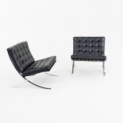 Coppia di poltrone Barcelona di Mies van der Rohe per Knoll degli anni 2000, in cromo