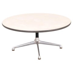 Vers 1961 : table basse Eames Universal Base de Herman Miller