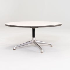 Vers 1961 : table basse Eames Universal Base de Herman Miller