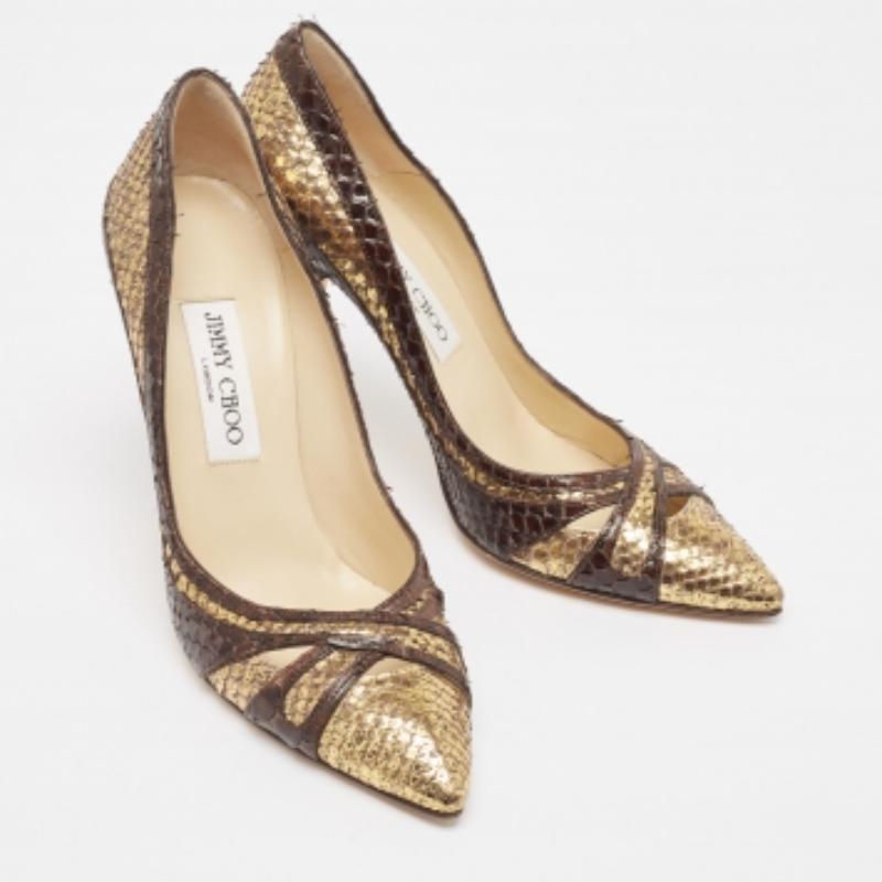 Jimmy Choo Brown/Gold Python Pointed Toe Pumps Size 37 In Good Condition For Sale In Dubai, Al Qouz 2