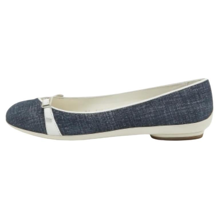 Salvatore Ferragamo Blau/Weiß Wildleder Audrey Ballettschuhe Größe 35.5