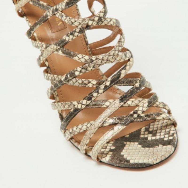 Aquazzura Beige/Braun Python geprägte Leder Knockout Sandalen Größe 37.5 Damen im Angebot