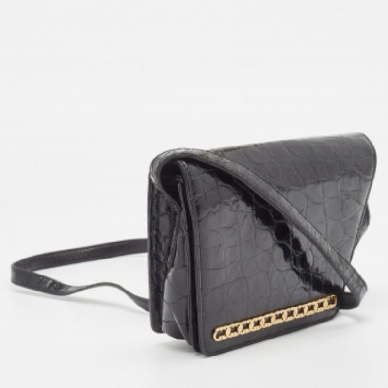 Donna Gucci Borsa a tracolla con patta GG in pelle di coccodrillo nera in vendita