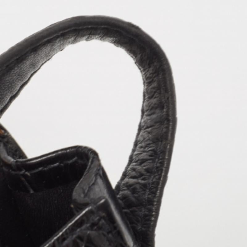 Nero Gucci Borsa a tracolla con patta GG in pelle di coccodrillo nera in vendita