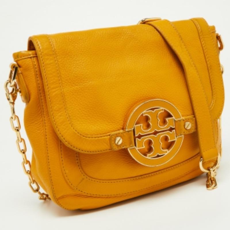 Tory Burch Amanda - Sac à bandoulière en cuir moutarde en vente 4