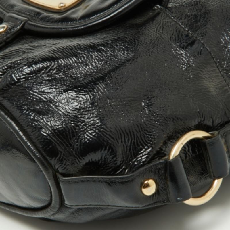Michael Kors Borsa Fulton in pelle verniciata nera In condizioni buone in vendita a Dubai, Al Qouz 2