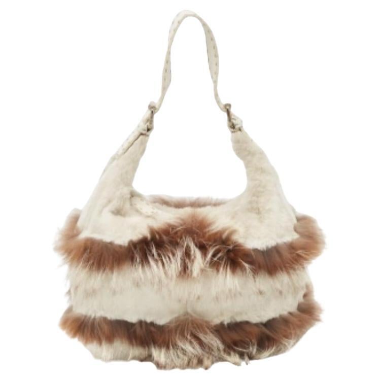 Fendi, borsa con zip in pelle e pelliccia di coniglio di colore bianco/marrone in vendita