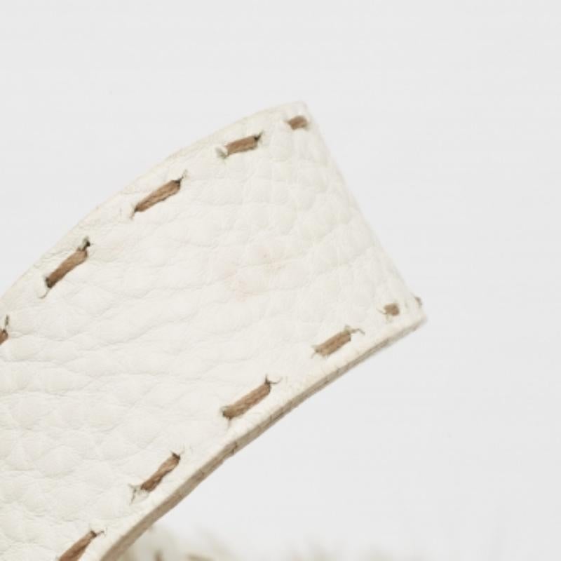 Beige Fendi, borsa con zip in pelle e pelliccia di coniglio di colore bianco/marrone in vendita