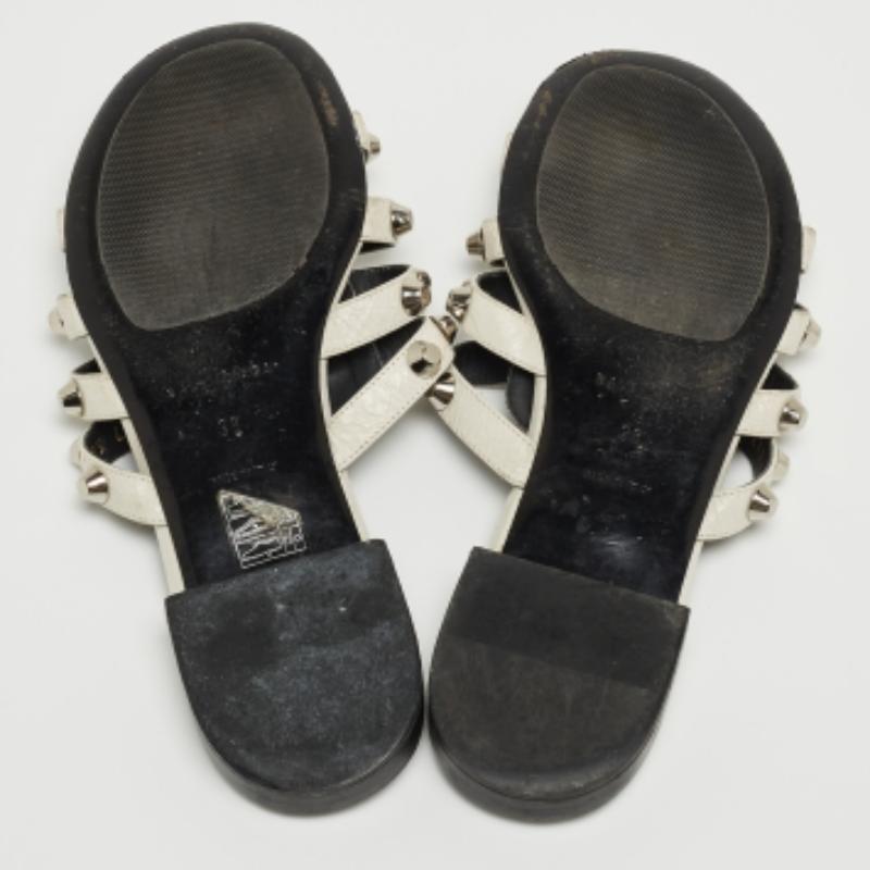 Balenciaga Leather White Studded Arena Flat Slides Size 38 en vente 3