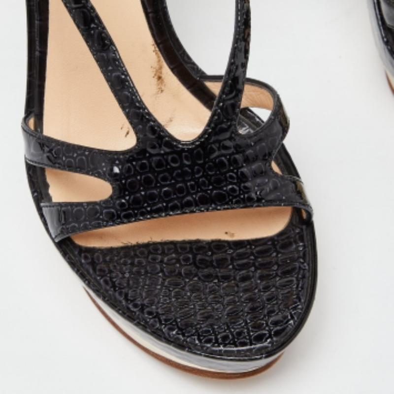 Casadei Black Croc Embossed Leather Ankle Strap Platform Sandals Size 38 (Sandales à plateforme en cuir gaufré) Pour femmes en vente