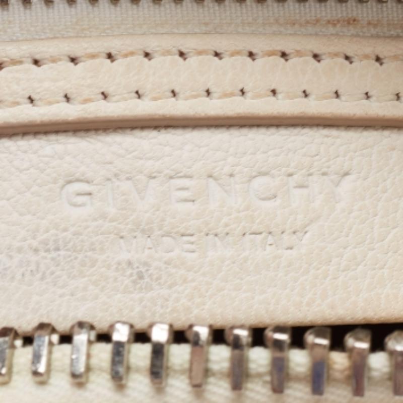 Givenchy Mini Antigona Satchel in pelle bianca off white in vendita 2