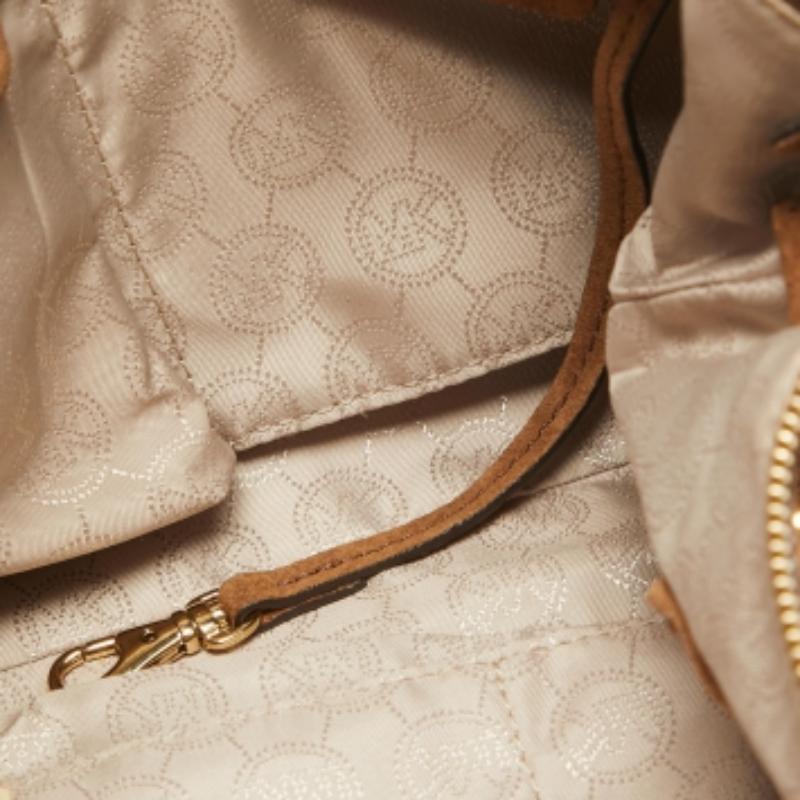 Marrone Michael Kors - Borsa a tracolla Presley in pelle scamosciata marrone con frange in vendita