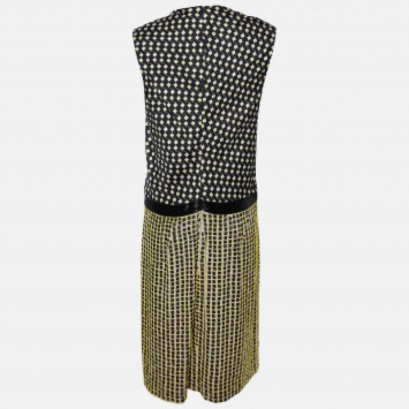 Diane von Furstenberg Schwarzes bedrucktes und verziertes ärmelloses Seidenkleid M im Zustand „Gut“ im Angebot in Dubai, Al Qouz 2
