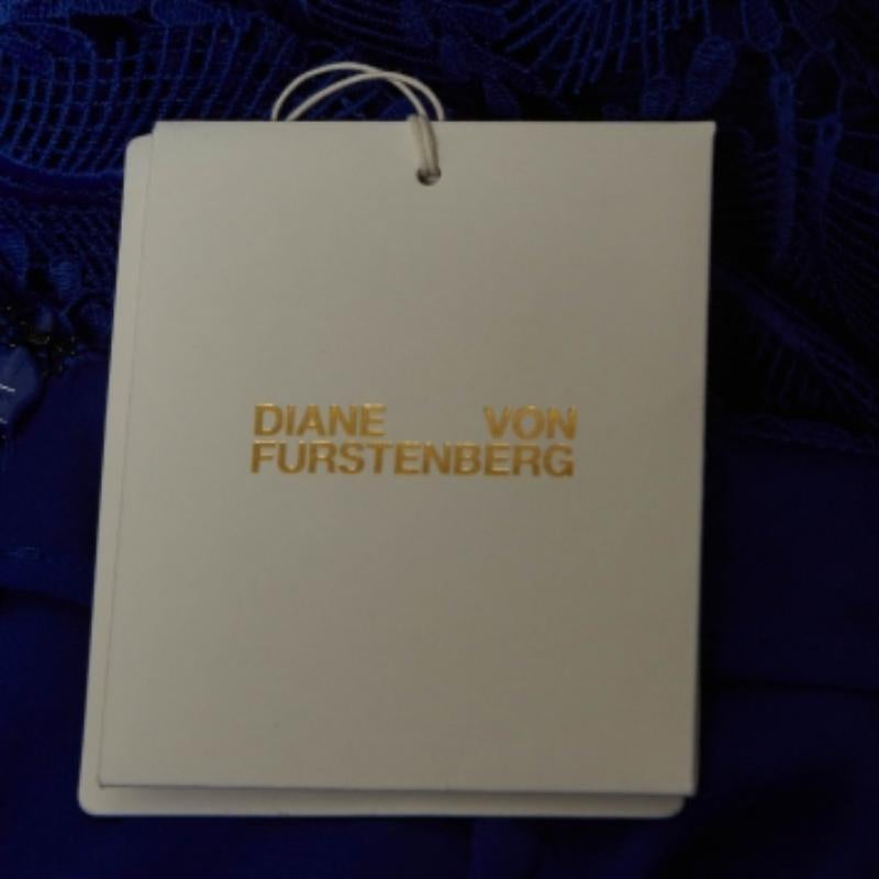 Diane von Furstenberg Gonna a tubino sartoriale con sovrapposizione di pizzo blu S in vendita 1