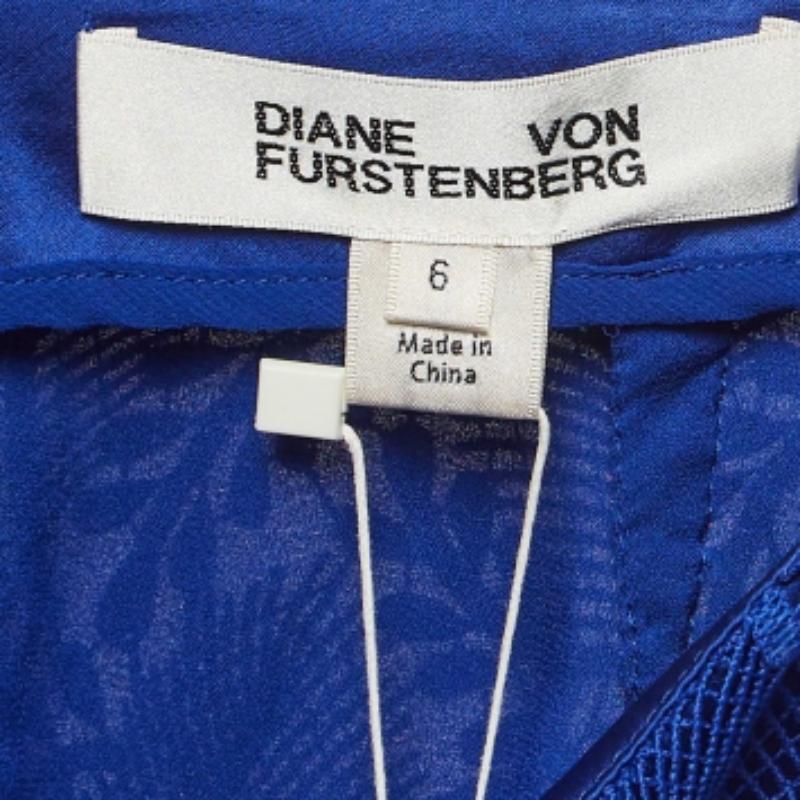 Diane von Furstenberg Gonna a tubino sartoriale con sovrapposizione di pizzo blu S In condizioni buone in vendita a Dubai, Al Qouz 2