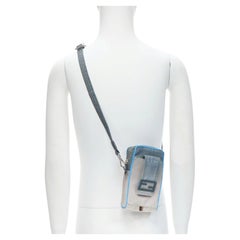 FENDI KIM JONES 2022 Grauer Farbton FF Zucca Vertical Baguette Umhängetasche