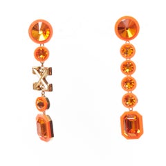 Orecchini a perno con logo Jewell in oro, arancione neon, con strass, OFF WHITE