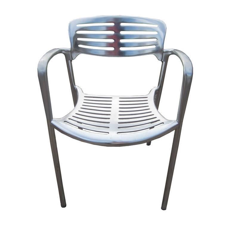 One vintage Toledo chairs designed by Jorge Pensi for Amat distributed by Knoll. Made of reinforced thermo-treated cast aluminum, these chairs are ideal for outdoor use but are versatile and comfortable enough to function well indoors. These chairs