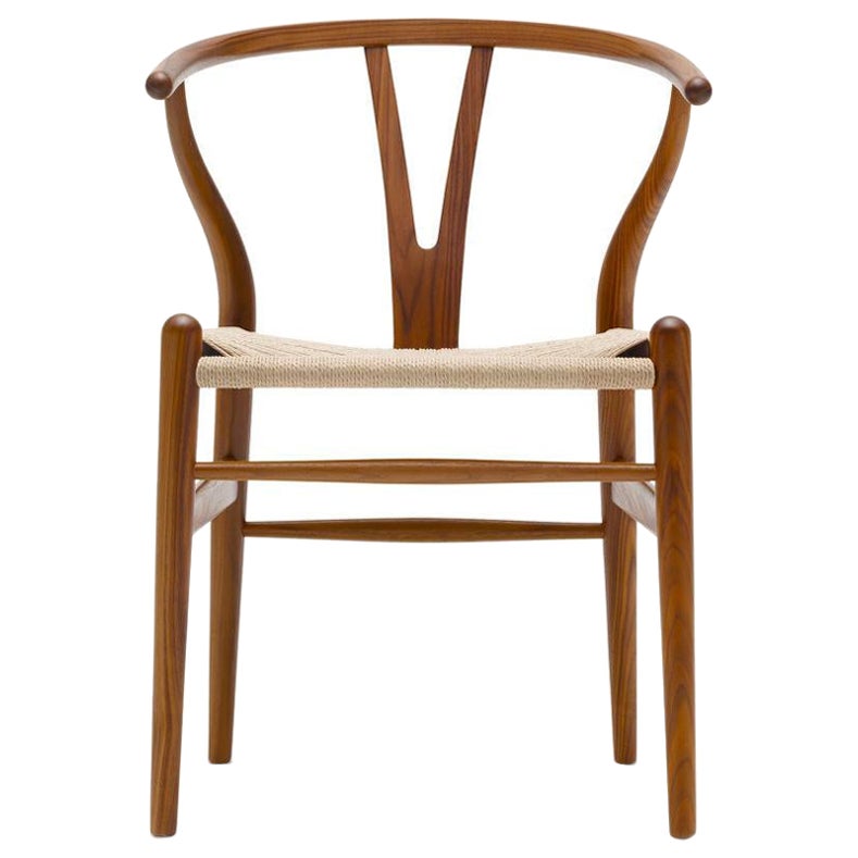 CH24 Wishbone Chair in Nussbaum lackiert mit natürlicher Papierkordel *Quickship*