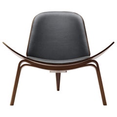 CH07 Shell Chair in Walnut Oil Finish with Loke 7150 Black Leather Seat