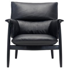 E015 Embrace Lounge Chair in Oak w/ Loke 7150 Black Leather & Black Edging Strip