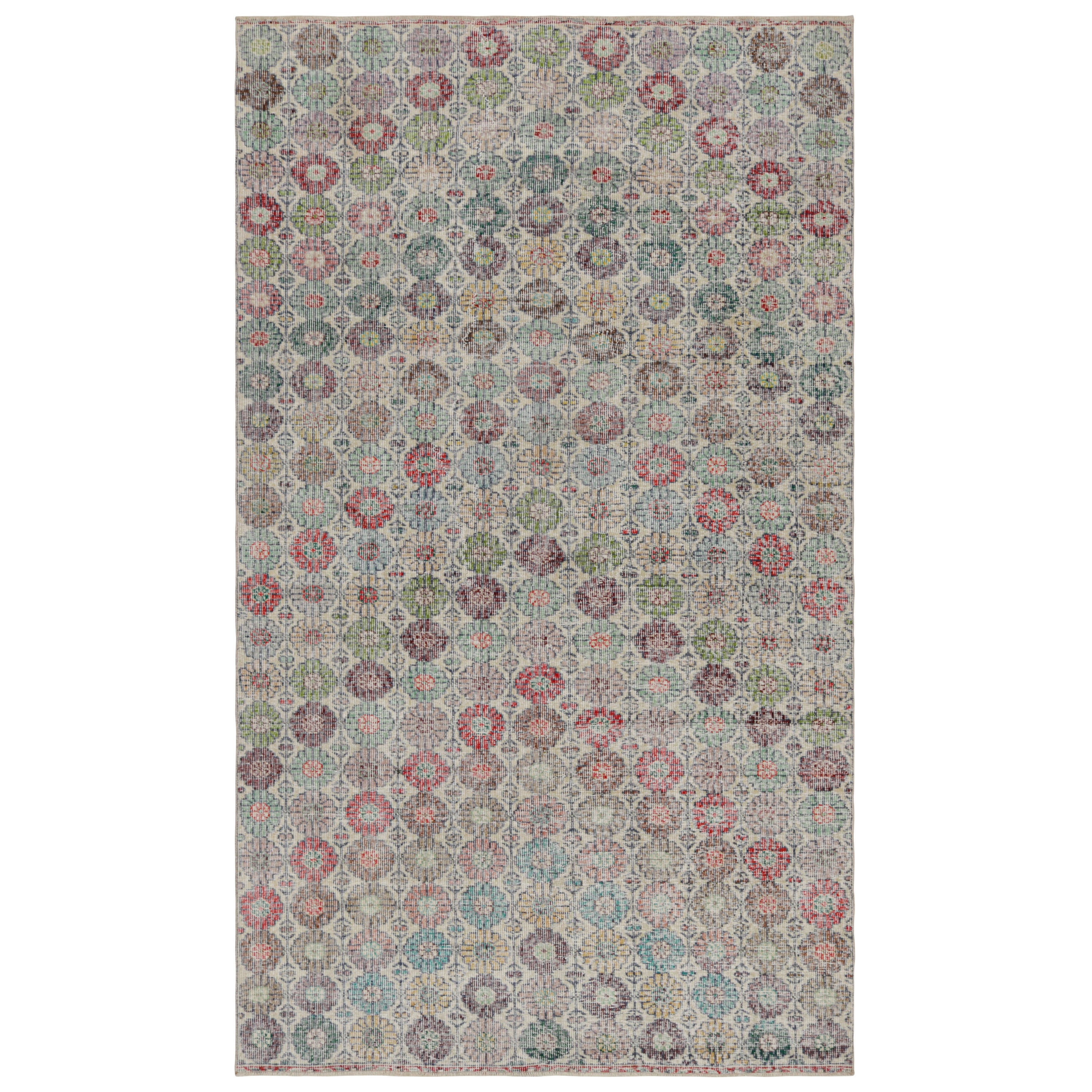 Vintage Zeki Müren Teppich mit polychromen Blumenmustern, von Rug & Kilim 