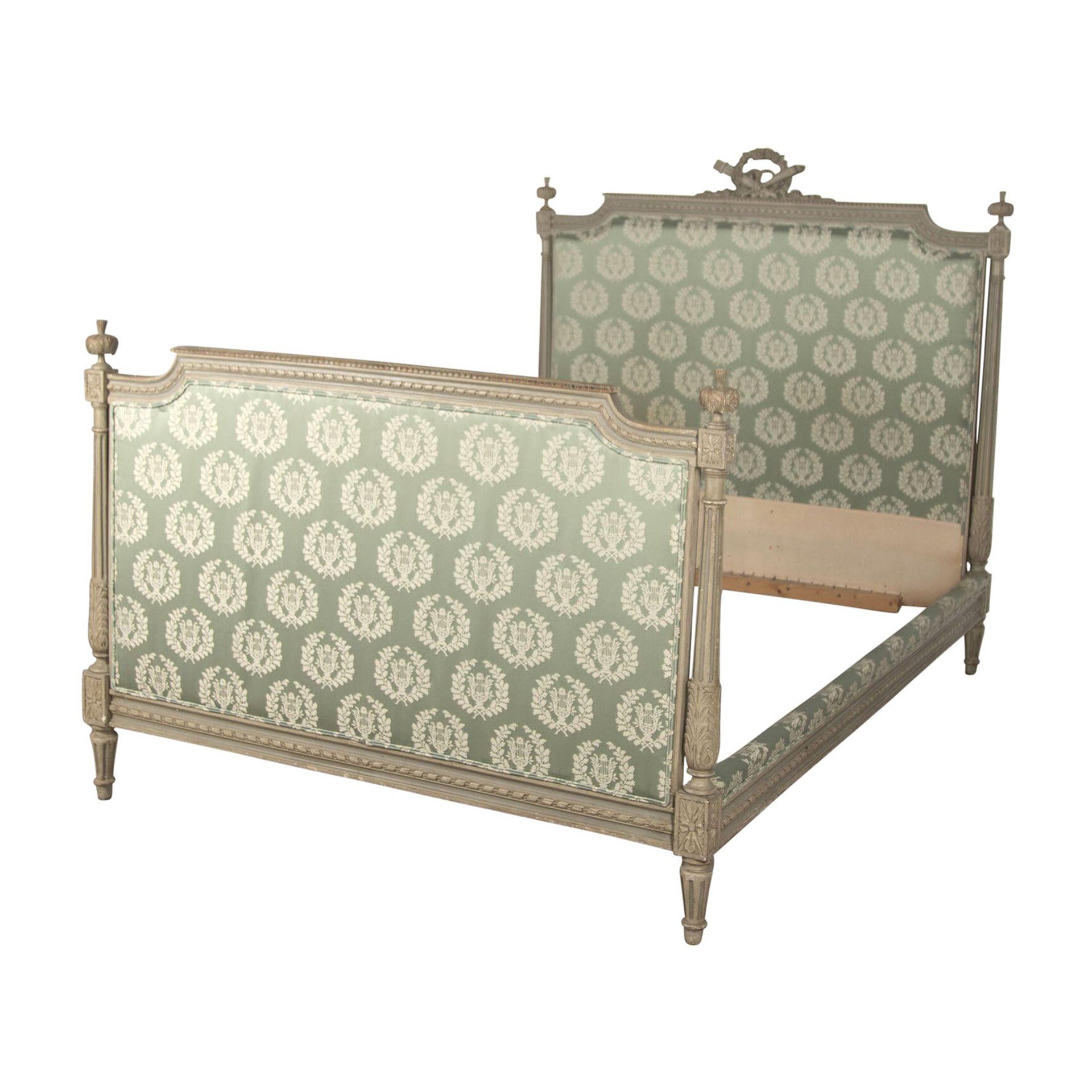 Französisches Bett im Louis-XVI-Stil des 19. Jahrhunderts im Angebot