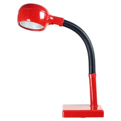 Space Age Lámpara de mesa roja de plástico, Hungría Años 60