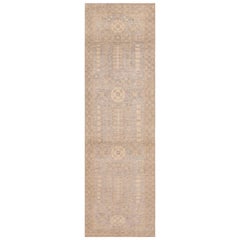 Tapis de course moderne Khotan à motifs grenades Collection Nazmiyal, 2'9" x 9'5"