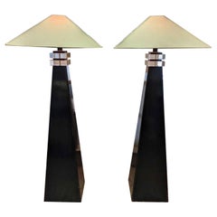 1970 Pyramide noire Lampes de sol de style Karl Springer - Une paire