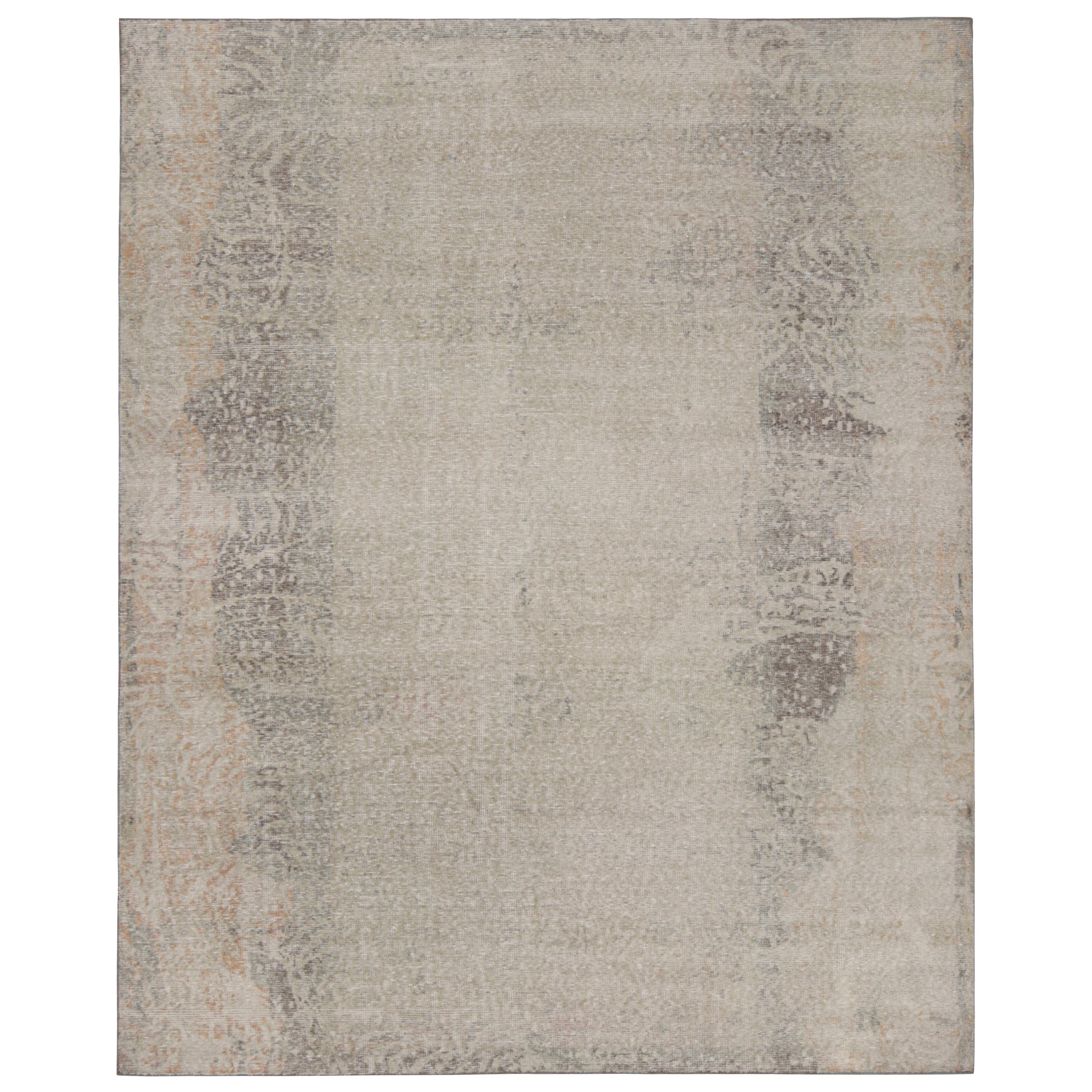 Rug & Kilim's Contemporary Abstract Rug in Taupe und Rust im Angebot