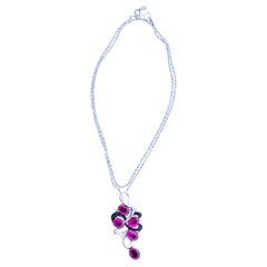 Pendentif en or blanc 18 carats avec tourmaline rubellite, diamants et émail