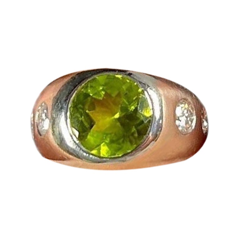 Vintage Platinum 1940’s French Peridot & Diamond Ring For Sale