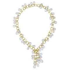 Collar Faye Kim de Oro de 18 Kilates con Piedra Lunar de 20" y Racimo de 2