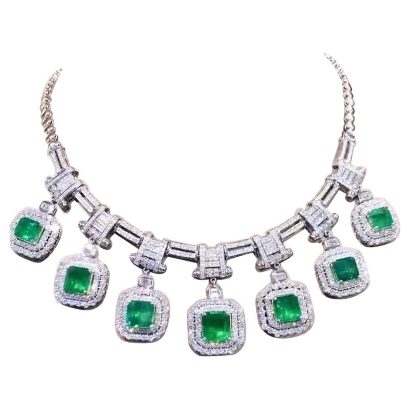 AIG Certified 34.60 Carats Zambian Emeralds  15.80 Ct Diamonds 18K Gold Necklace For Sale
