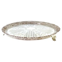 Silver tray w/ wire rack 
geometric engravings on 3 cut-out feet