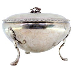 Silver bonbonette box w/ raised friezes
3-flower knob on 3 palm feet