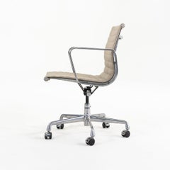 2000 Herman Miller Eames Aluminum Group Management Desk Chair in Beige Fabric